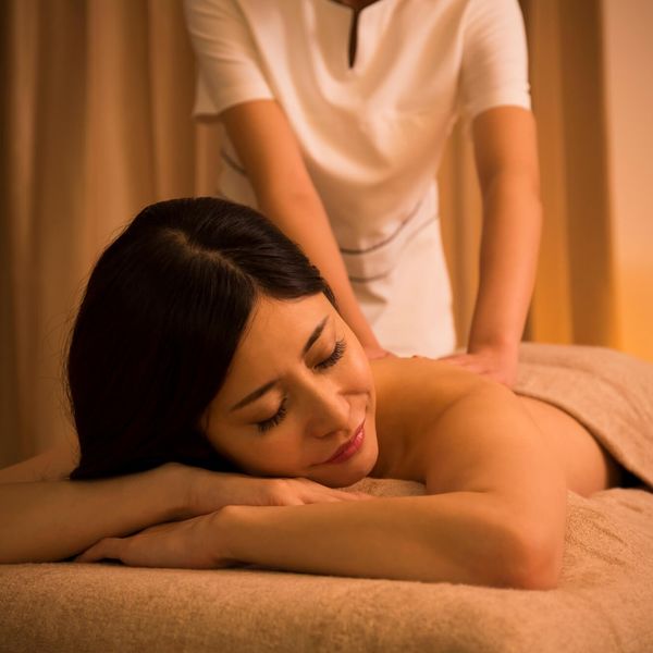 福知山で完全個室空間の中フェイシャルエステを行います